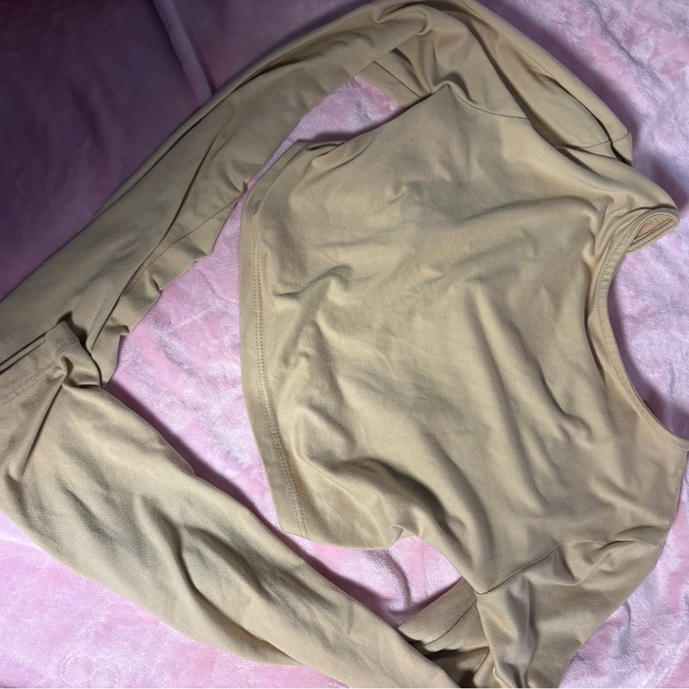 Women's Cream Long Sleeve Crop Top